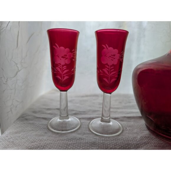 Vintage Craberry Etched Glass Decanter Set With Stopper 3 Matching Cordial Glass - Picture 2 of 7